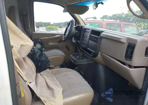 2005 Chevrolet Express z USA, uszkodzony, nr VIN 1GCGG25V051160830